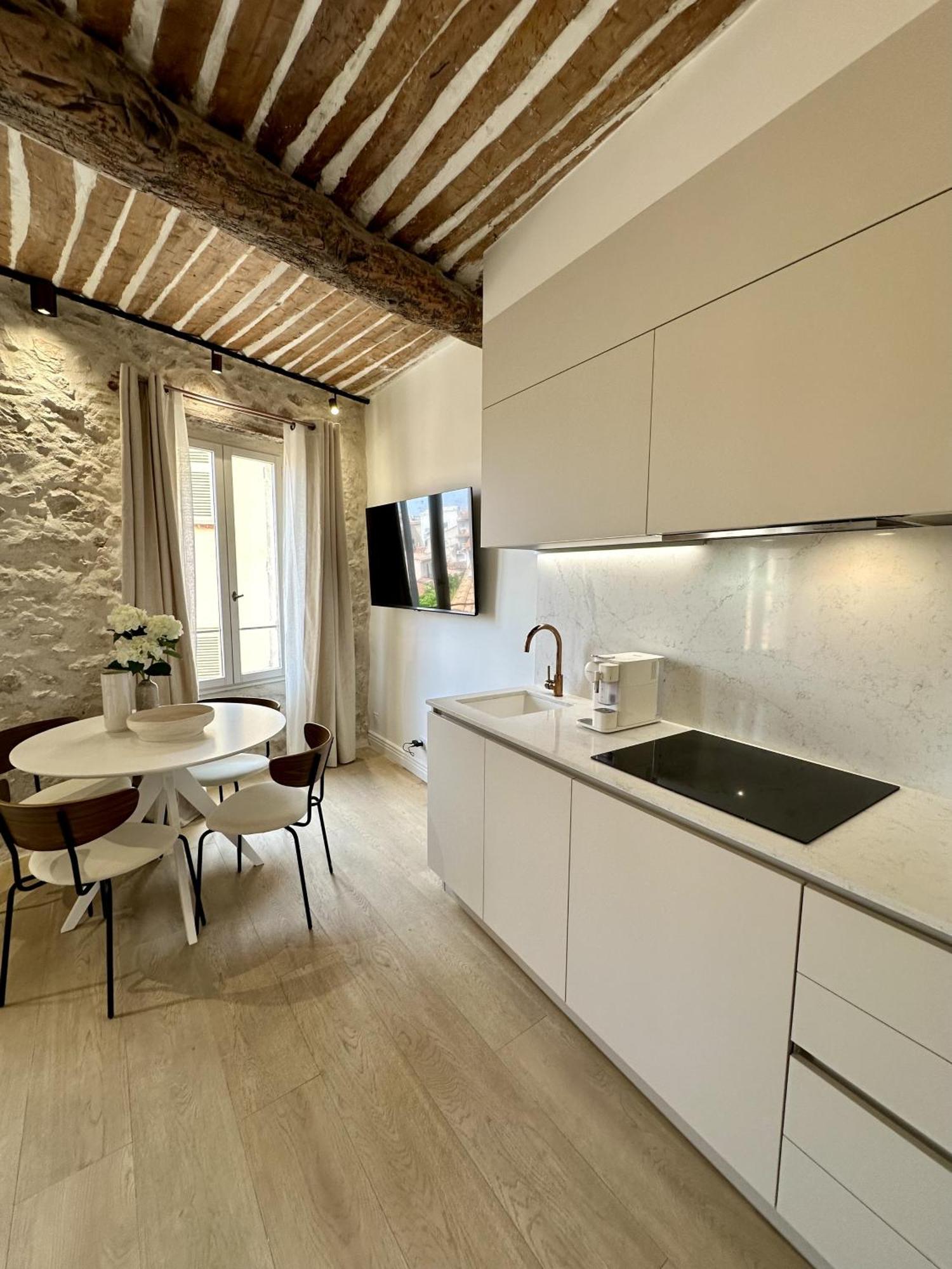 אנטיב New Charming Apartment Old Town מראה חיצוני תמונה